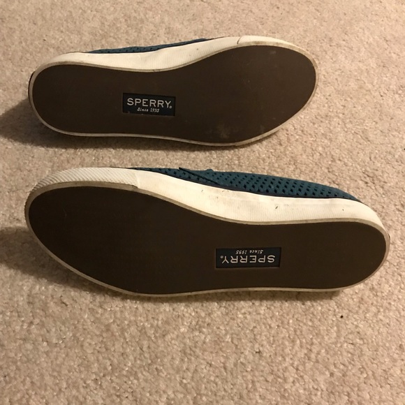 Sperry Pier Side Slip on shoes - Picture 2 of 5